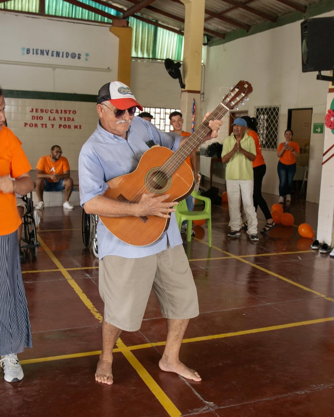 Lazos de Amor: Dignidad para el Adulto Mayor